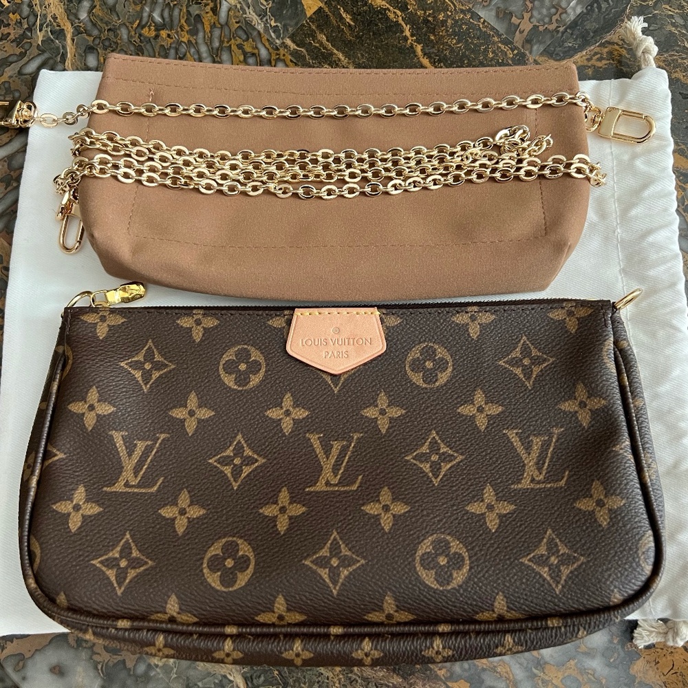 AUTHENTIC LOUIS VUITTON POCHETTE w/ACCESSORIES (EUC)